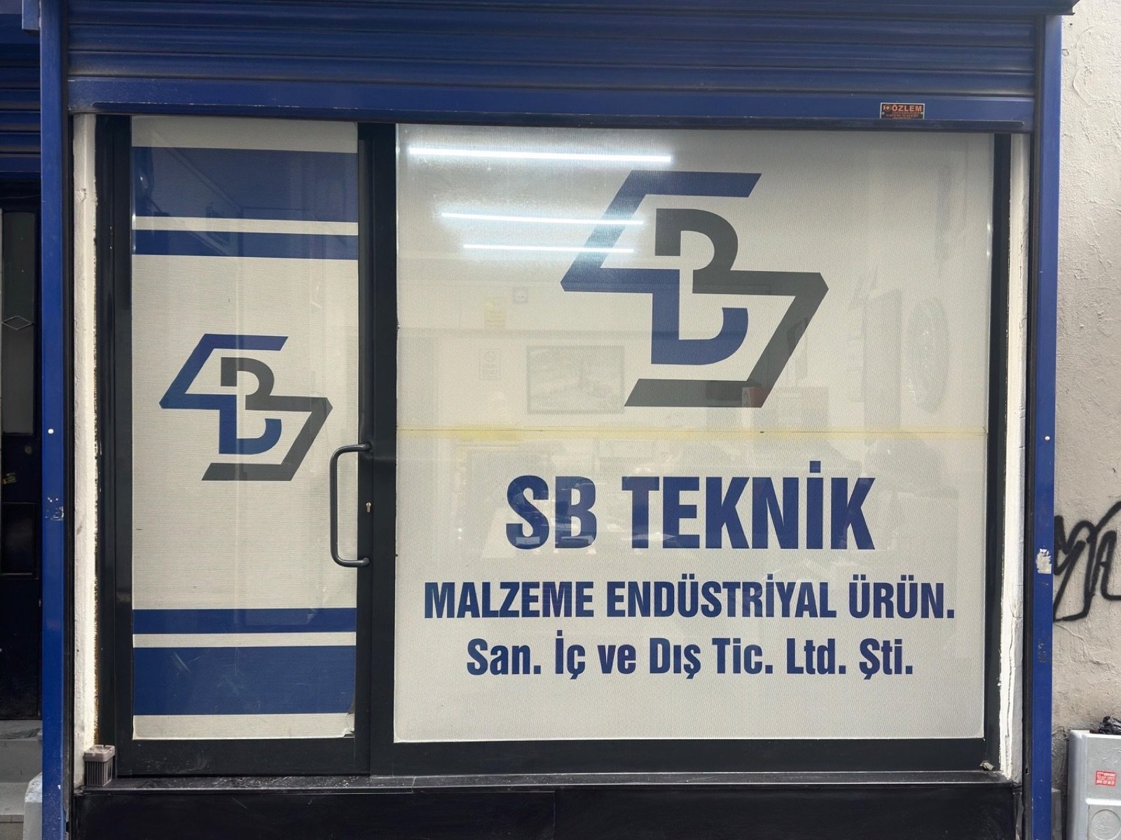 SB Teknik dükkân girişi, Buğulu Sokak